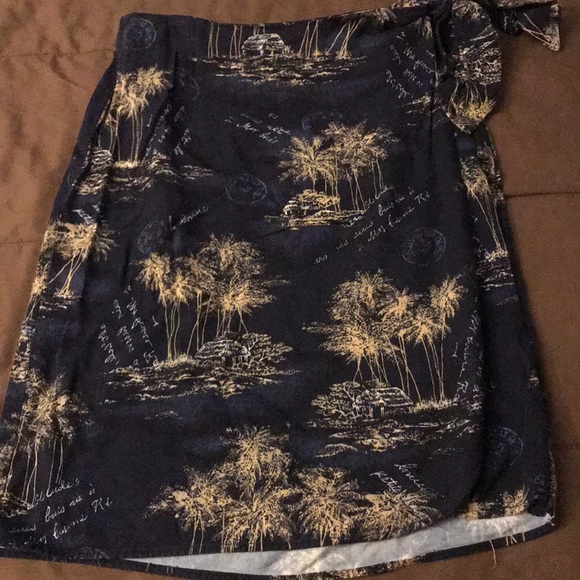 Dresses & Skirts - 🦄2/$15 Gorgeous blue sarong size 10